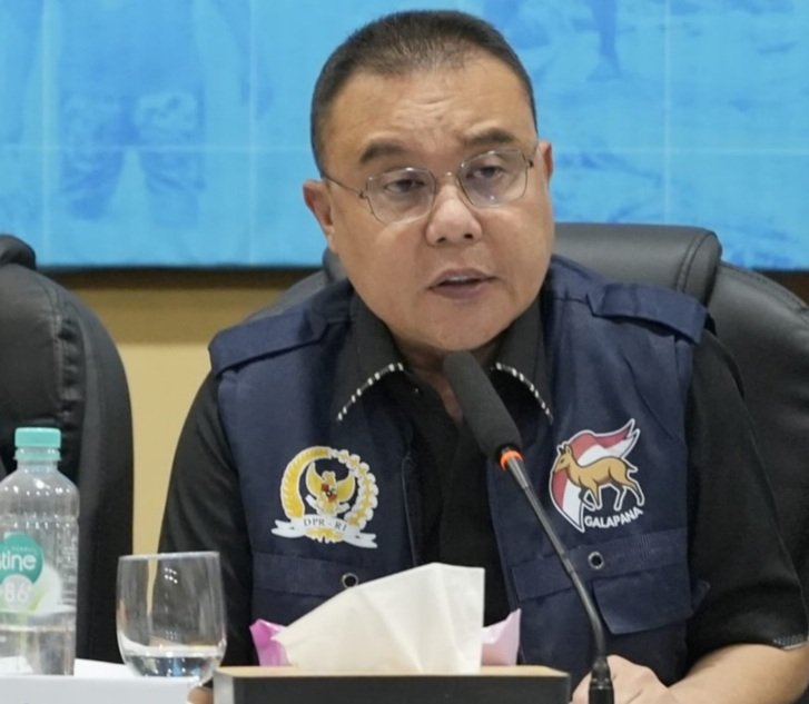 Wakil Ketua DPR Sufmi Dasco Ahmad saat Rakor Satgas Pemulihan Pascabencana bersama menteri Kabinet Merah Putih dan sejumlah kepala daerah, Banda Aceh, Selasa (30/12/2025). (Foto : Akun Ig @sufmi_dasco).