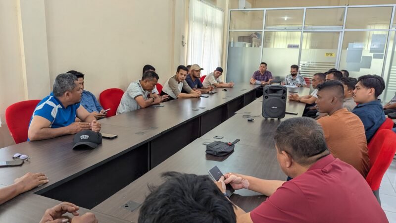 Rapat pleno Cabang Olahraga yang ikut Pra PORA dan evaluasi kepengurusan di kantor KONI Kabupaten Pidie, Senin (29/12/2025) (Foto.Amir Sagita NOA.co.id).