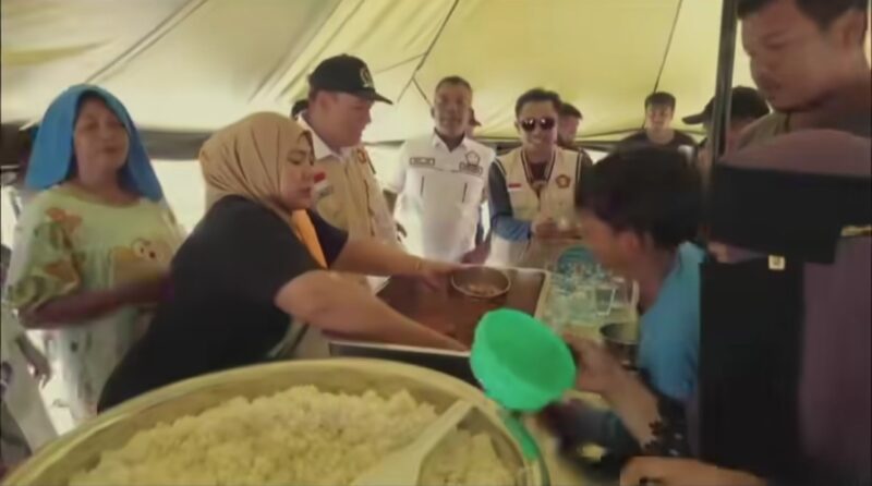 Anggota Komisi VII DPR RI Fraksi Partai Gerindra Bambang Haryo Soekartono, pada Rabu (10/12/2025) turun langsung ke posko pengungsian korban banjir di Kabupaten Aceh Tamiang. Foto: BHS Media.