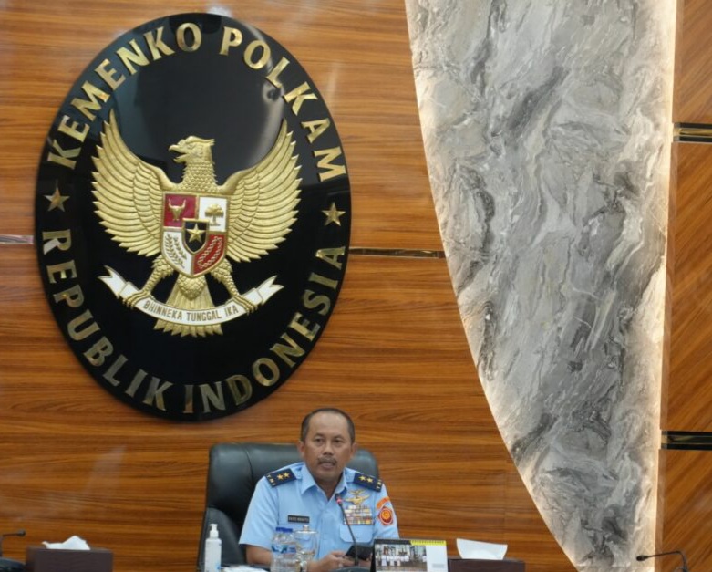 Deputi Kominfo Kemenko Polkam, Marsda TNI Eko Dono Indarto saat Rakor Pengelolaan Media, Komunikasi dan Informasi Publik terkait Penanggulangan Bencana Alam di Sumatera. Jakarta, Senin, (8/12/2025). (Foto : NOA.co.id/HO-Kemenko Polkam).