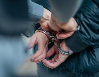 Enam WNI ditangkap gara-gara masuk ke Singapura secara ilegal. Ilustrasi. Foto: iStockphoto/SimonSkafar