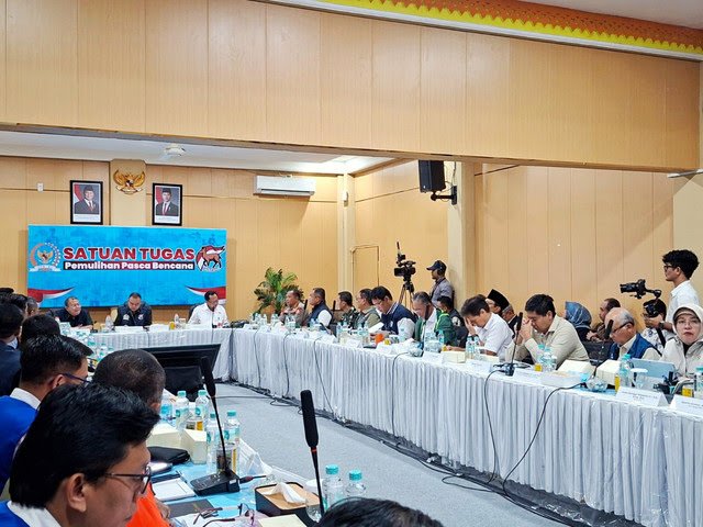 Wakil Ketua DPR RI, Cucun Ahmad Syamsurijal dan Sufmi Dasco Ahmad menggelar rapat bersama pemerintah dan Satgas Pemulihan Bencana, Banda Aceh, Sabtu (10/1/2026). (Foto : NOA.co.id/Farid Ismullah).