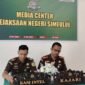 Kepala Kejaksaan Negeri Simeulue, Ilhamd Wahyudi, S.H., M.H., yang didampingi Kepala Seksi Intelijen Fickry Abrar Pratama, S.H., M.H.,  saat menggelar Pers Rilis pada Selasa, 20/1/2026). Foto:Dok  Argam/Noa.co.id.