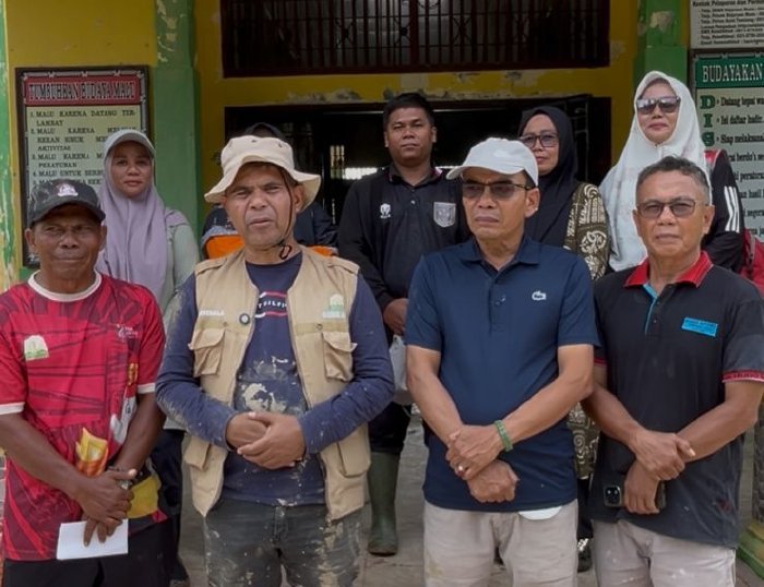 Plt Kepala Dinas Pendidikan Aceh Murthalamuddin menyampaikan keterangan terkait rencana kehadiran Mendikdasmen RI pada hari pertama masuk sekolah di daerah terdampak banjir bandang dan longsor di Aceh Tamiang. Foto: Dok. Disdik Aceh