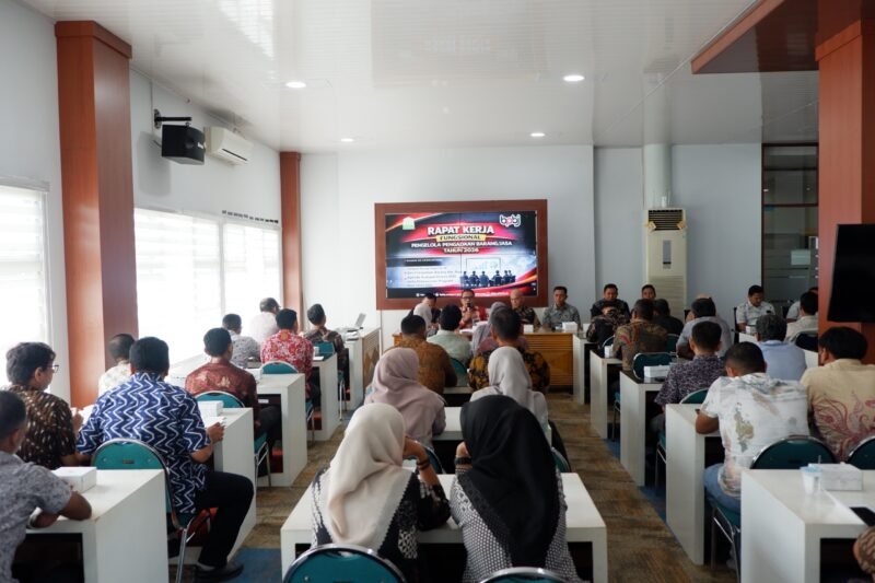 Suasana Rapat Kerja Fungsional Pengelola Pengadaan Pemerintah yang digelar Biro PBJ Setda Aceh di Ruang Rapat Lantai 3, Kamis (22/1/2026). Foto: Dok. Istimewa 