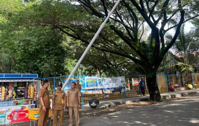 Portal akses masuk kawasan wisata Ulee Lheu–Gampong Jawa ditutup sementara pada malam pergantian tahun 2026 di Banda Aceh, Rabu (31/12/2025). Foto: Dok. Diskominfo Kota Banda Aceh