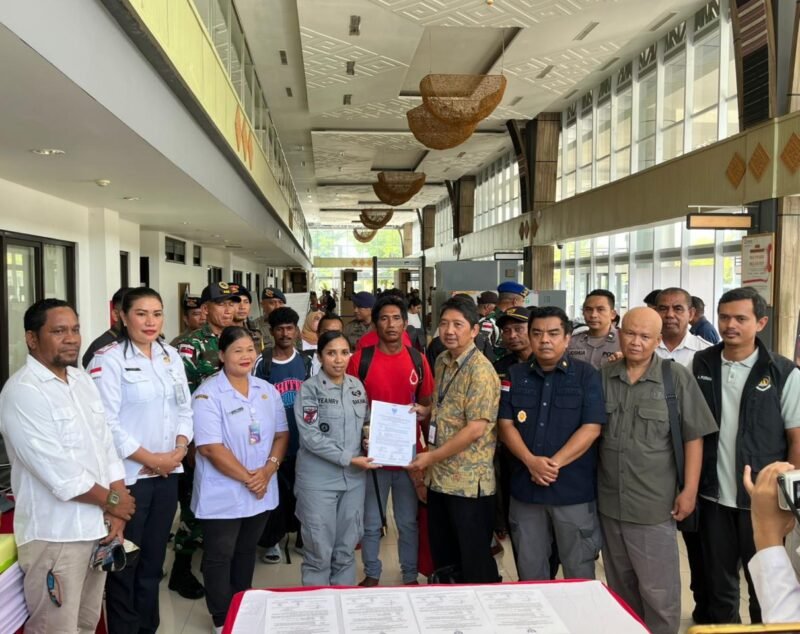Bakamla RI Fasilitasi Pemulangan Enam ABK dari Timor Leste di Pos Lintas Batas Negara (PLBN) Motaain, Atambua, Nusa Tenggara Timur, Rabu (7/1/2026). (Foto : NOA.co.id/HO-Bakamla RI).