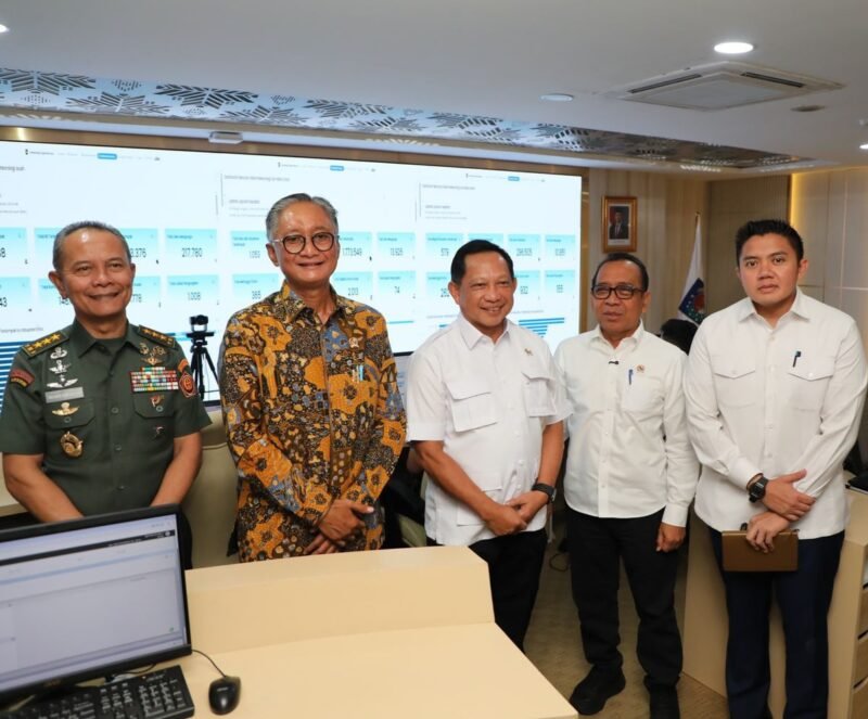 Mendagri Tito Langsung Tancap Gas Petakan Permasahan Bencana Sumatra di Kantor Pusat Kementerian Dalam Negeri, Jakarta, Kamis (8/1/2026). (Foto : NOA.co.id/HO-Puspen Kemendagri).