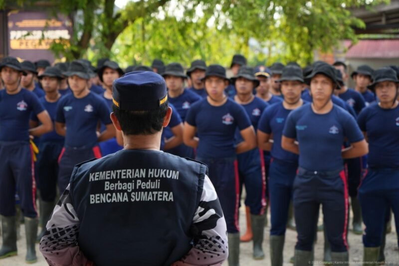 Kakanwil Kemenkum Aceh Berikan Motivasi dan Serahkan Alat Baksos untuk Taruna Poltekpin, Langsa, Selasa (20/1/2026). (Foto : NOA.co.id/HO-Kanwil Kemenkum Aceh).
