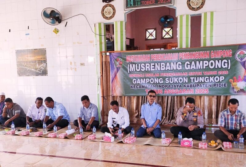 Warga Gampong Seukon, Tungkop Kecamatan Indrajaya, menggelar Munserenbang di Meunasah, Selasa (27/1/2026) (Foto.IST).