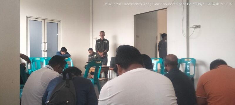 Apri Abdya silaturahmi dengan wartawan. Foto. Dok. Teukunizar/NOA.co.id