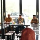 Suasana pertemuan Plt. Kadisdik Aceh bersama pengawas sekolah dan kepala sekolah se-Kabupaten Bener Meriah dalam upaya memperkuat sinergi pendidikan berbasis karakter dan potensi daerah, Selasa (20/01/2026). Foto: Dok. Disdik Aceh