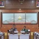 Rapat koordinasi penyelenggaraan Program Makan Bergizi Gratis (MBG) yang dipimpin Sekda Aceh M. Nasir, membahas optimalisasi penggunaan bahan baku lokal, Kamis (22/01/2026). Foto: Dok. Biro Adpim Setda Aceh