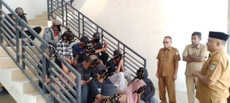 Sejumlah PPKS yang terjaring razia Satpol PP dan WH Kota Banda Aceh menjalani pembinaan di Rumah Singgah Lamjabat, Senin (26/1/2026). Foto: Dok. Dinsos Kota Banda Aceh