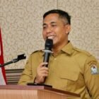 Ketua Panitia Seleksi Calon Direktur Utama PT Pakat Beusaree Aceh Barat, Dr. Kurdi, ST, MT, MH, saat menyampaikan pengumuman hasil akhir seleksi terbuka, Selasa (27/1/2026). Foto: Dok. Pemkab Aceh Barat