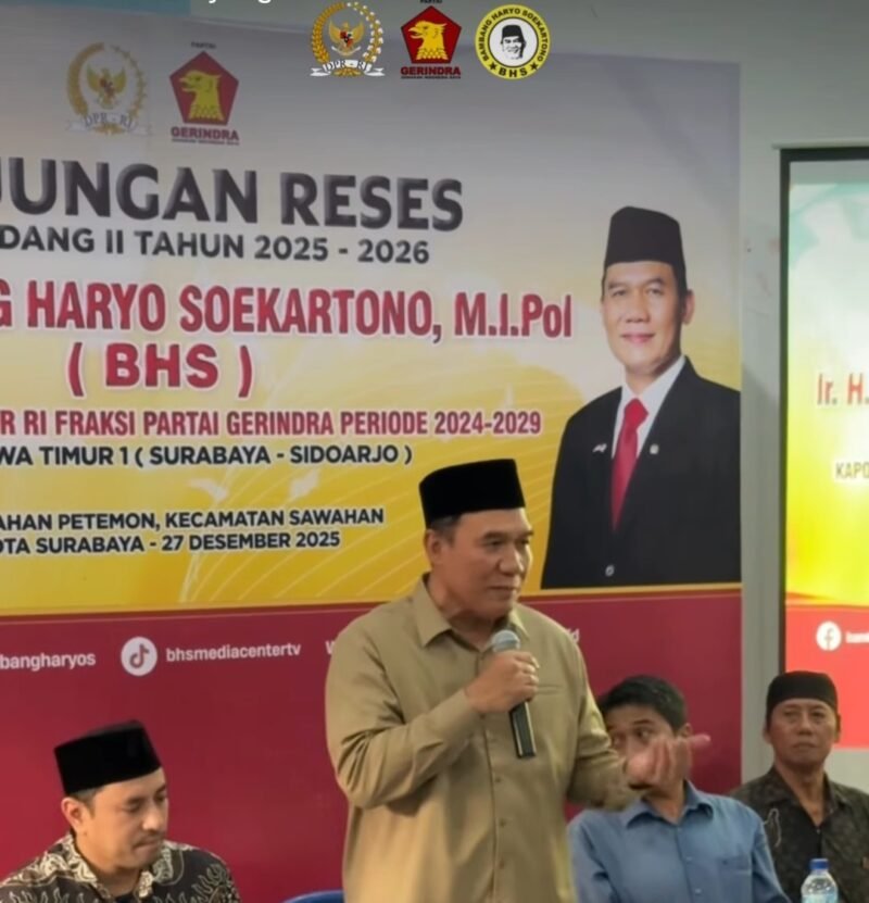 Anggota DPR RI dari fraksi Partai Gerindra Bambang Haryo Soekartono hadir di RW 3 , Kelurahan Petemon, Kecamatan Sawahan, Surabaya. Foto: ig.