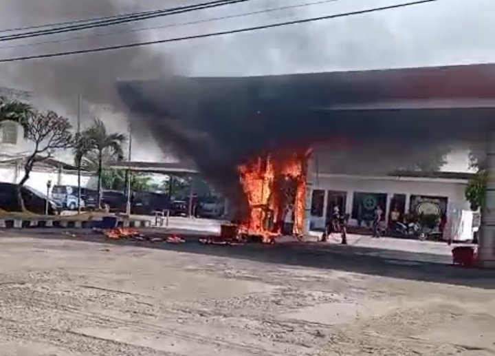 SPBU Kota Sigli terbakar pada Jumat (23/1/2026) sekira pukul 10.15 WIB, (Foto.Amir Sagita.NOA.co.id).