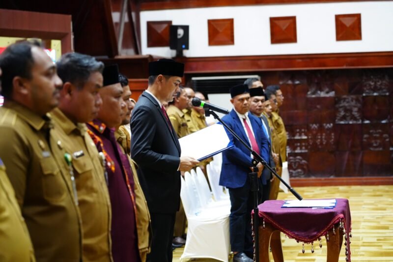Prosesi pelantikan 201 Kepala SMA, SMK, dan SLB oleh Pemerintah Aceh yang berlangsung khidmat di Anjungan Mata Banda Aceh, Senin (26/01/2026). Foto: Dok. Istimewa 