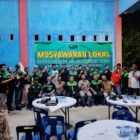 Ketua RAPI Wilayah Aceh Besar, Naisabur (JZ01 BS) foto bersama usai melantik pengurus Ketua RAPI Lokal Peukan Bada Periode 2026-2030, di Pos Damkar Peukan Bada, Aceh Besar, Jum'at (30/1/2026) malam. Foto: Dok. MC Aceh Besar