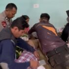 Taruna Akpol peserta Latsitardanus XLVI mengevakuasi Haikal, korban hanyut di Sungai Kuala Simpang, Aceh Tamiang, Jumat (30/01/2026). Foto: Dok. Istimewa 