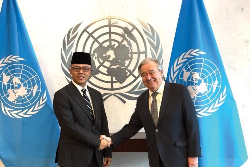 Menlu Sugiono (Pertama Kiri) melakukan pertemuan bilateral dengan Sekretaris Jenderal Perserikatan Bangsa-Bangsa, António Guterres (Pertama Kanan) di Markas Besar PBB, New York, Senin (16/2/2026), (Foto : NOA.co.id/HO-Kemlu RI).