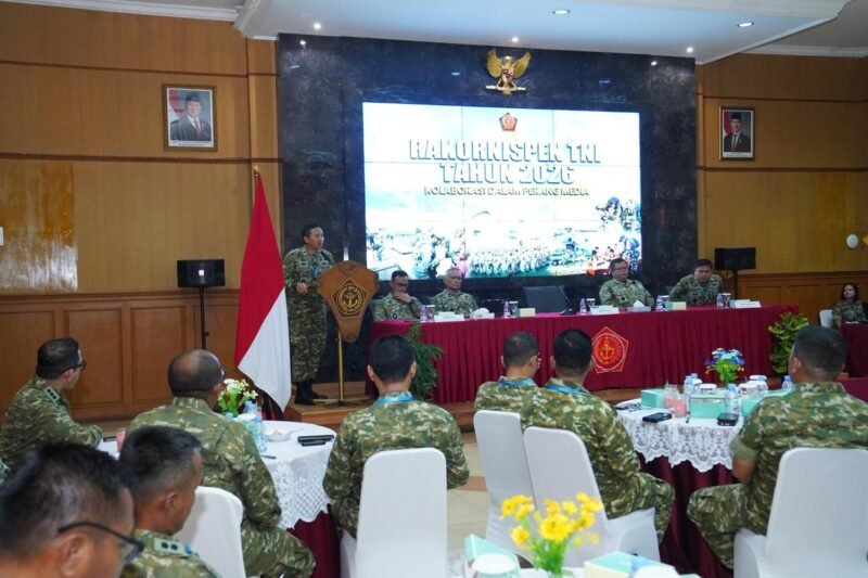 Rakornispen TNI TA 2026 secara tatap muka dan daring di Aula Balai Wartawan Puspen TNI, Cilangkap, Jakarta Timur, Jumat (13/2/2026). (Foto : NOA.co.id/HO-Puspen TNI).