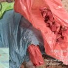 Masyarakat yang mengaku menerima daging dalam kondisi kurang segar dan berbau. (Foto : Dok.Warga)