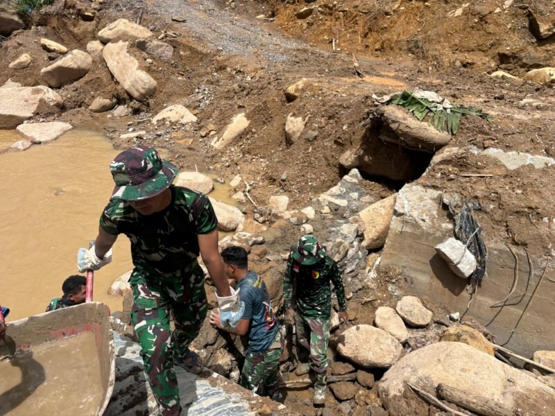 Satgas Gulbencal Yonzipur 5/ABW Kebut Pembangunan Jembatan Aramco di Mesidah Bener Meriah. Foto: Istimewa