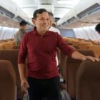 Wakil Gubernur Aceh Fadhlullah meninjau progres pembangunan wahana pesawat Boeing 737 non-operasional di kawasan Asrama Haji Aceh, Sabtu (31/01/2026). Foto: Dok. Biro Adpim Setda Aceh