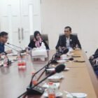 Wali Kota Banda Aceh Illiza Sa’aduddin Djamal menerima kunjungan Komisioner Komisi Informasi Aceh di Pendopo Wali Kota Banda Aceh, Jumat (30/1/2026). Foto: Dok. Diskominfo Kota Banda Aceh