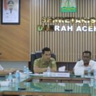 Sekda Aceh M. Nasir bersama Ketua KONI Aceh Saiful Bahri (Pon Yaya) saat pertemuan membahas dukungan anggaran dan persiapan PON 2028, Selasa (3/2/2026). Foto: Dok. Biro Adpim Setda Aceh