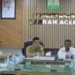 Sekda Aceh M. Nasir bersama Ketua KONI Aceh Saiful Bahri (Pon Yaya) saat pertemuan membahas dukungan anggaran dan persiapan PON 2028, Selasa (3/2/2026). Foto: Dok. Biro Adpim Setda Aceh