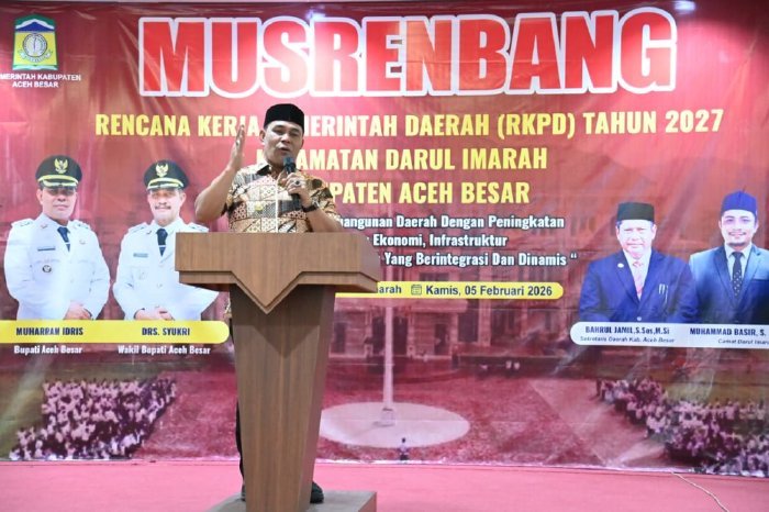 Bupati Aceh Besar H. Muharram Idris membuka Musrenbang perdana tingkat kecamatan dalam rangka penyusunan RKPD Aceh Besar Tahun 2027 di Kecamatan Darul Imarah, Kamis (5/2/2026). Foto: Dok. MC Aceh Besar