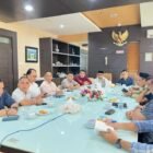 Suasana rapat persiapan HUT ke-821 Kota Banda Aceh di Ruang Rapat Sekda, membahas rangkaian kegiatan selama Ramadhan, Jumat (6/2/2026). Foto: Dok. Diskominfo Kota Banda Aceh