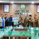 Penyerahan bantuan tiga unit USG portabel (VSCAN Air) dari Human Initiative kepada Pemerintah Aceh dalam audiensi di Banda Aceh, Senin (9/2/2026). Foto: Dok. Biro Adpim Setda Aceh