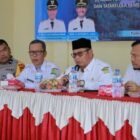 Sekda Aceh Besar Bahrul Jamil, S.Sos., M.Si., membuka Musrenbang RKPD Tahun 2027 Kecamatan Pulo Aceh di Aula UDKP Pulo Aceh, Rabu (11/02/2026). Foto: Dok. Mc Aceh Besar