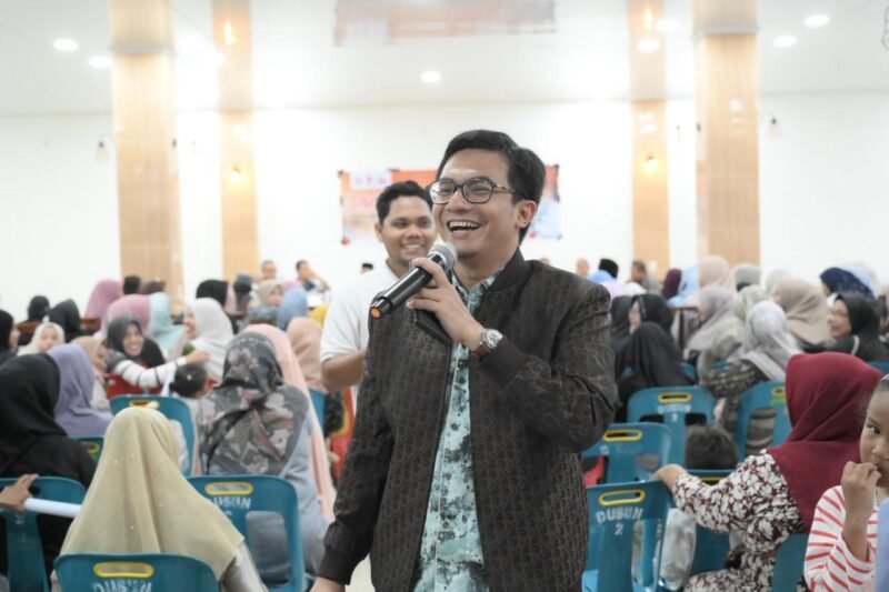 Ketua DPRK Banda Aceh Irwansyah ST berdialog dengan warga saat kegiatan Reses I Masa Persidangan II Tahun 2026 di Gampong Lamlagang, Banda Raya, Rabu (11/1/2026). Foto: Dok. DPRK Banda Aceh