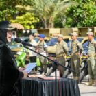Wali Kota Banda Aceh Illiza Sa'aduddin Djamal melepas personel Satpol PP dan WH dalam apel di Halaman Balai Kota Banda Aceh, Jumat (27/2/2026). Foto: Dok. Prokopim Kota Banda Aceh