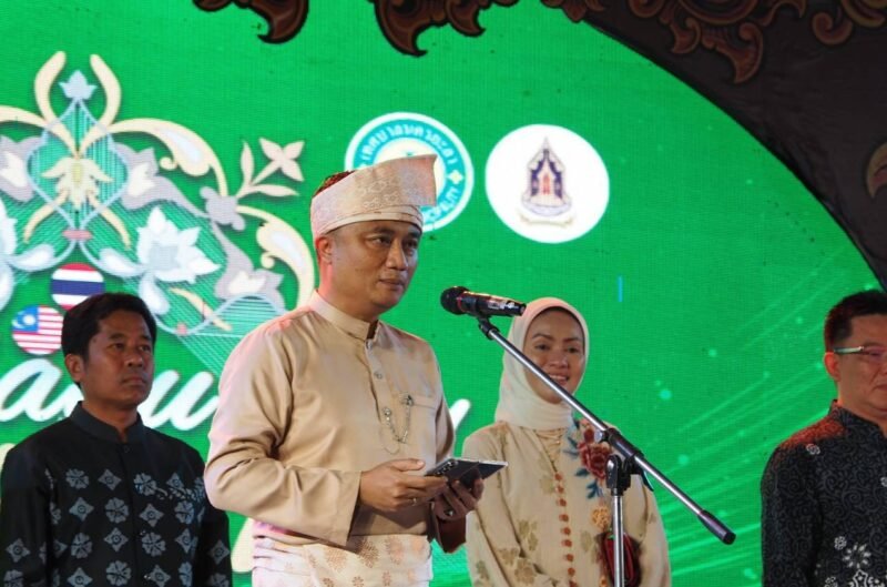 Konsul RI Songkhla, Winardi H. Lucky (Tengah) saat menghadiri penyelenggaraan Melayu Day ke-11 pada 13-15 Februari 2026 di Sanam Chang Phueak Park, kota Yala, provinsi di sebelah Selatan Thailand. (Foto : NOA.co.id/HO-KRI Songkhla).