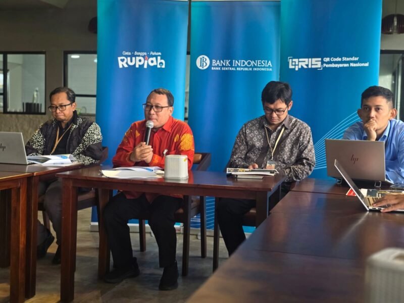 Kepala Perwakilan Bank Indonesia Provinsi Aceh, Agus Chusaini, menyampaikan keterangan terkait perkembangan inflasi Aceh di Banda Aceh, Rabu (26/2/2026). Foto: Dok. Istimewa 