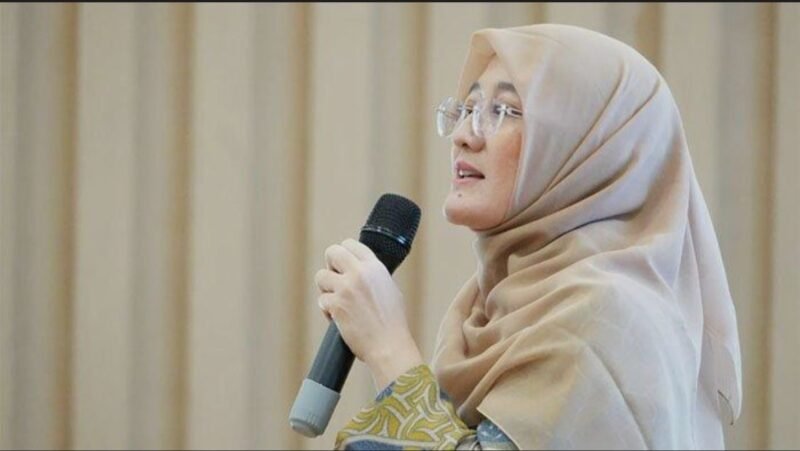 Kepala Perwakilan Ombudsman RI Provinsi Aceh Dian Rubianty memberikan keterangan terkait dugaan pungutan sertifikasi guru di Aceh, Banda Aceh, Sabtu (7/2/2026). Foto: Dok. Istimewa