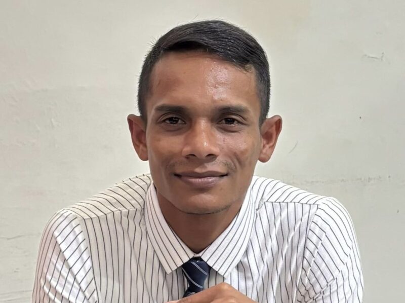 Pengamat sosial dan politik, M. Nur, menyoroti isi pakta integritas OPD Aceh Besar yang dinilai belum berorientasi pada pelayanan masyarakat, Selasa (17/3/2026). Foto: Dok. Istimewa 