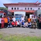Relawan bersama unsur pemerintah dan lintas organisasi saat pelepasan bantuan untuk korban bencana hidrometeorologi di sejumlah wilayah Aceh. Aceh Jaya, Rabu (4/3/2026). Foto: Dok. Istimewa