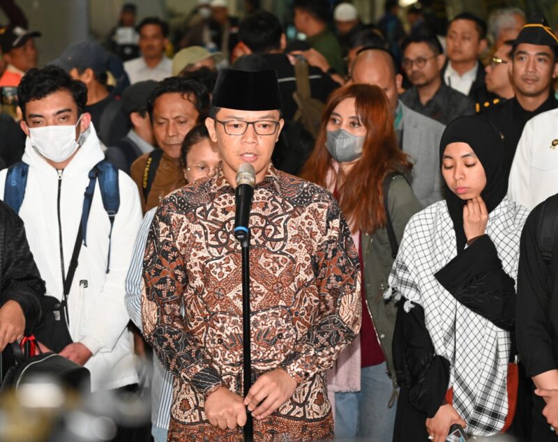Pemulangan WNI dari Iran tiba di Bandara Internasional Soekarno-Hatta, Tangerang, Banten, Selasa (10/3/2026). (Foto : NOA.co.id/Kemlu RI).