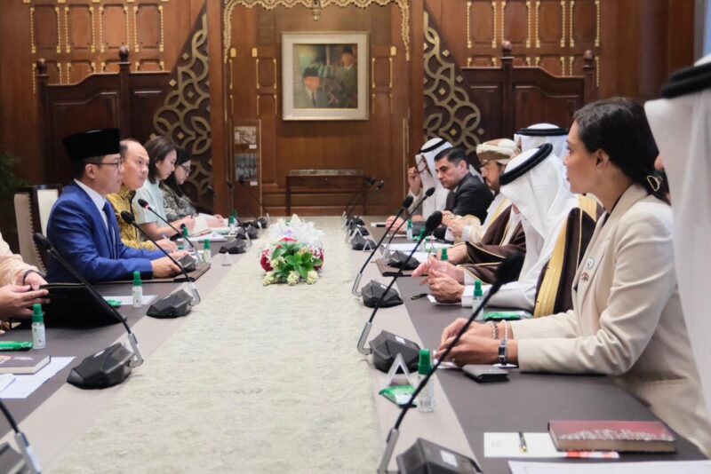 Menlu Sugiono Bertemu Dubes Negara Teluk dan Yordania Bahas Perkembangan Situasi Timur Tengah. (Foto : Dok.Kemlu RI).