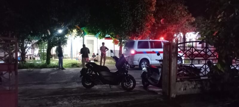 Ambulance dari bantuan Haji Uma mengantar jenazah warga Abdya yang meninggal di Batam. Foto. Dok. Teukunizar/NOA.co.id.