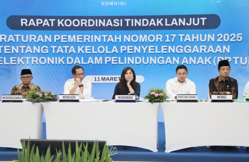 Mendagri Muhammad Tito Karnavian saat Rapat Koordinasi Tindak Lanjut Peraturan Pemerintah Nomor 17 Tahun 2025 tentang Tata Kelola Penyelenggaraan Sistem Elektronik dalam Pelindungan Anak (PP Tunas) di Kantor Kementerian Komunikasi dan Digital (Komdigi), Jakarta, Rabu (11/3/2026). (Foto : NOA.co.id/HO-Puspen Kemendagri).