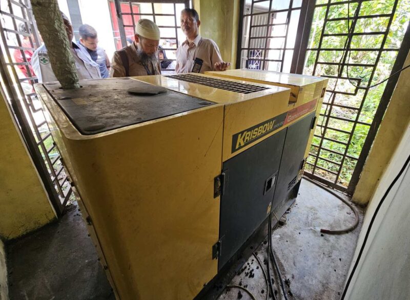 Pemeriksaan Lapangan Dugaan Penyelewengan Pengadaan Genset di Puskesmas, Rabu (11/3/2026). (Foto : NOA.co.id/HO-Kejari Aceh Singkil)