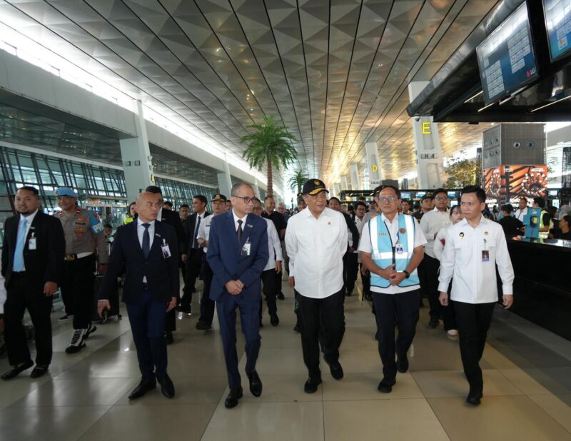 Menko Polkam saat tinjau Bandara Udara Soekarno Hatta, Tangerang, Selasa (17/3/2026). (Foto : NOA.co.id/HO-Kemenko Polkam RI).
