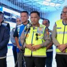Menteri Perhubungan Dudy Purwagandhi didampingi Kakorlantas Polri Irjen Pol. Drs. Agus Suryonugroho S.H., M.Hum dan Dirut Jasa Marga Rivan A Purwantono menutup pemberlakuan one-way lokal presisi di Tol Trans Jawa pada arus balik Lebaran 2026, Senin (30/3/2026) dini hari.